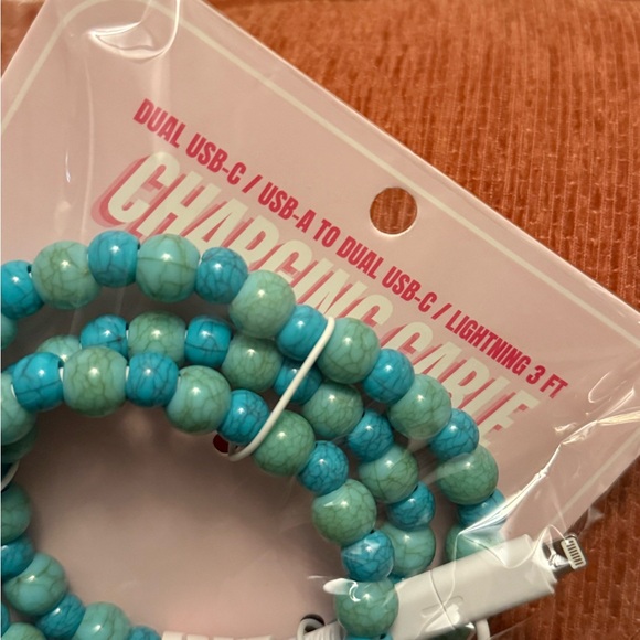 Hotline Charger lightening 3 ft - Picture 3 of 4